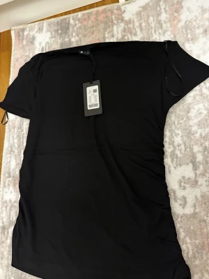 Offshoulder topp S Helt ny topp tröja svart. Offshoulder topp S - Offshoulder topp 