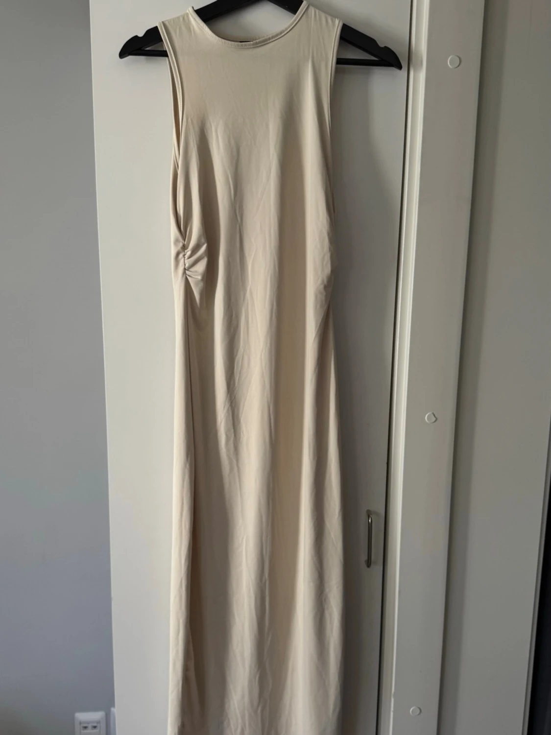 Beige ärmlös långklänning från SHEIN