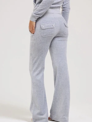 Grå mjukisbyxor från Juicy Couture - Snygga grå mjukisbyxor från Juicy Couture med utsvängda ben och bakfickor med knappar..