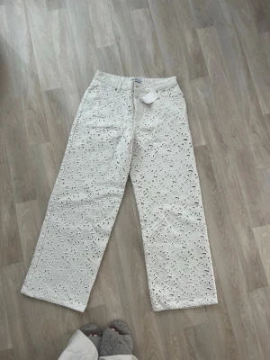 Nakd jeans  - Helt oanvända!!! Nypris 750kr. Kommer ej till användning❣️
