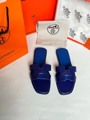 HERRMESSANDALER - .