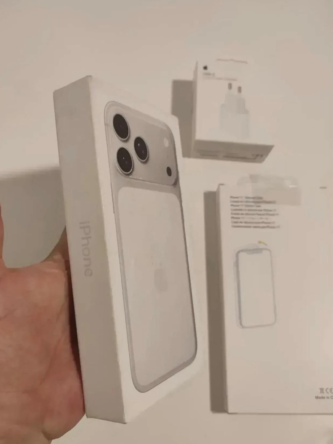 iPhone 17 Pro Max (1TB) - 3