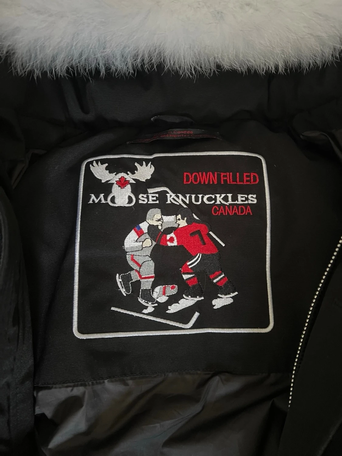 Svart pufferjacka med pälshuva - 2