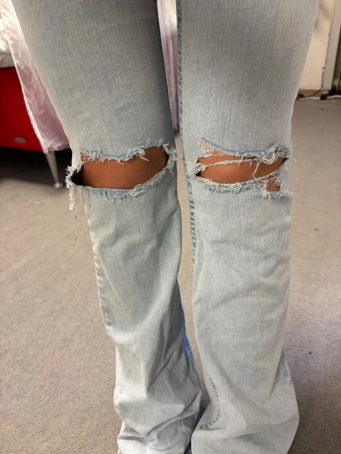 Ljusblå slitna bootcut jeans Nelly - 3