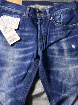 Dondup slim fit jeans  - Nya | Size 31  | fraktar spårbart inom 24 timmar |  för att köpa klicka ” köp nu” | vid frågor skriv ett meddelande |