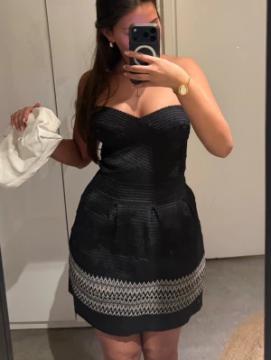 Snygg vintage klänning - Klänning perfekt till sommaren med unikt mönster 