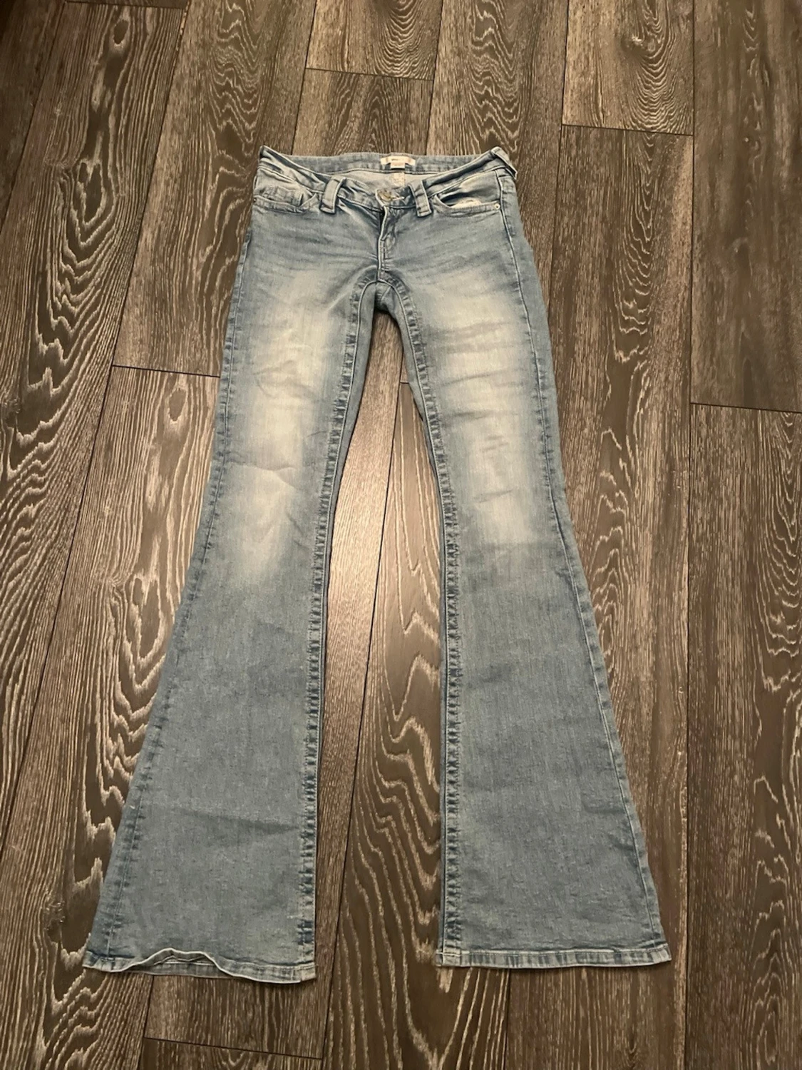 Lågmidjade bootcut jeans