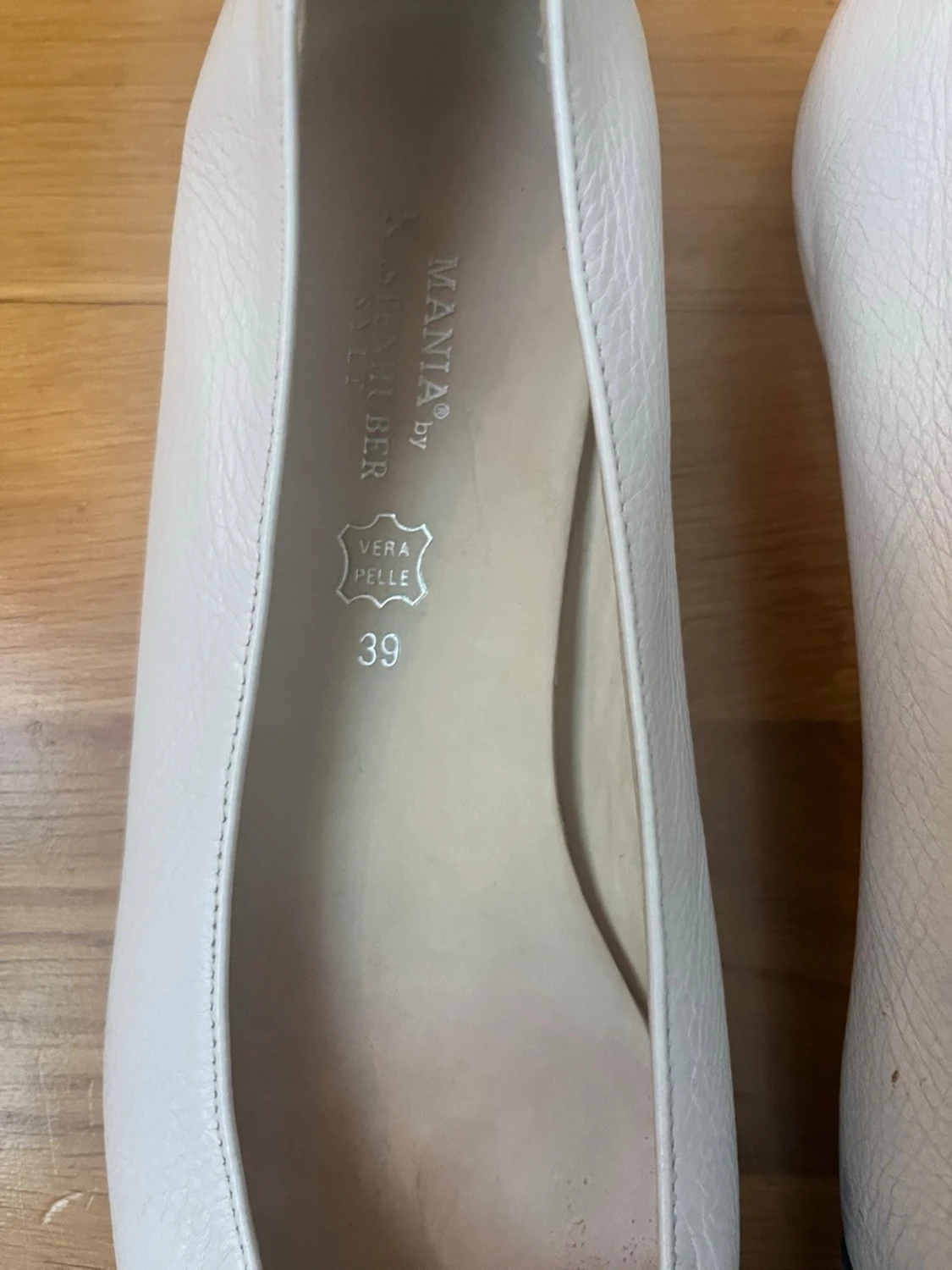Vita ballerinaskor från Mania - 2