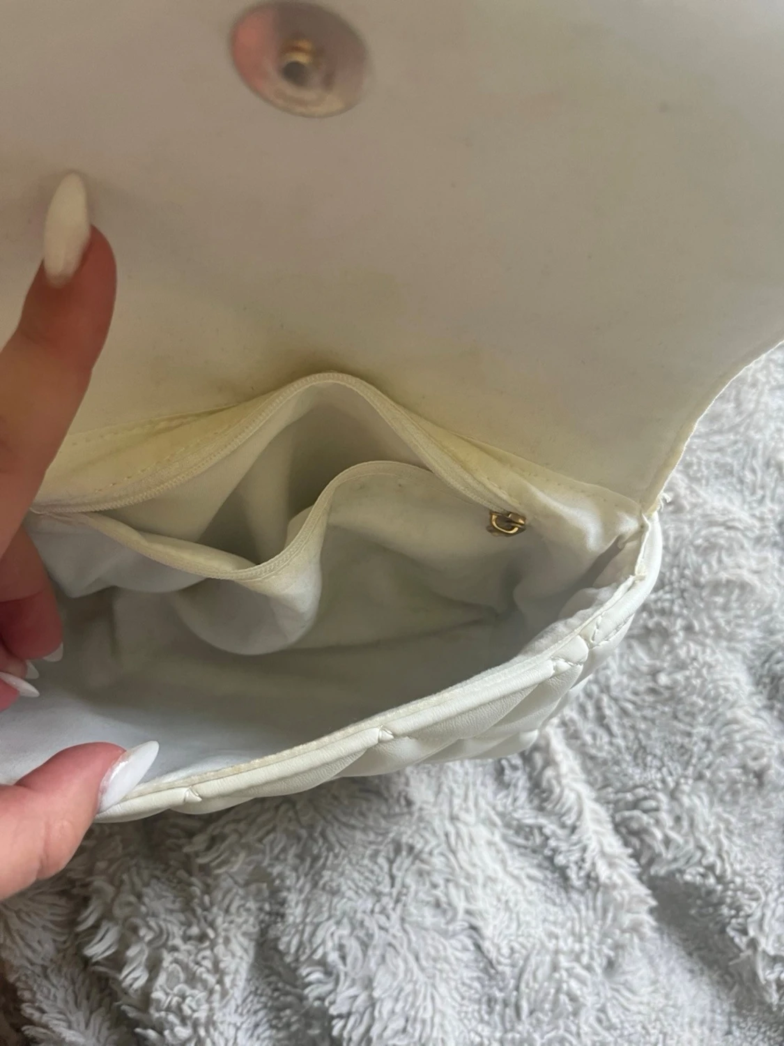 Vit quiltad handväska med kedja - 2