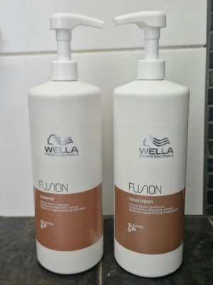 Wella Professionals Fusion Schampo & Balsam - Schampot har 80% kvar och balsamet 90%. Säljer då det ej passade mitt hår. Köpt på Nordicfeel för två månader sedan.
