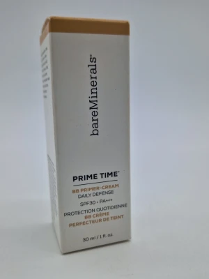 bareMinerals Prime Time BB Primer Light - NY I FÖRPACKNING!! bareMinerals Prime Time BB Primer-Cream i nyansen Light. Primer med SPF 30 som jämnar ut hudtonen och ger dagligt skydd. Kommer i en smidig tub på 30 ml och har en ljus, naturlig ton. Perfekt som bas innan smink.