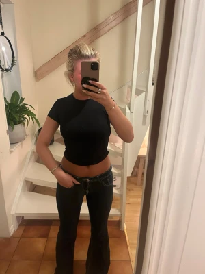 Jeans  - Såå snygga Lågmidjade jeans från Gina Tricot! I bra skick!