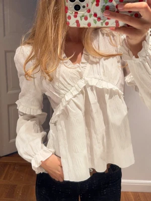 Blus - Säljer denna så fina blus🤩💖☀️