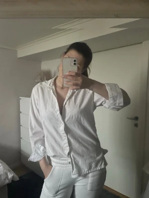 Vit skjorta - Helt ny!