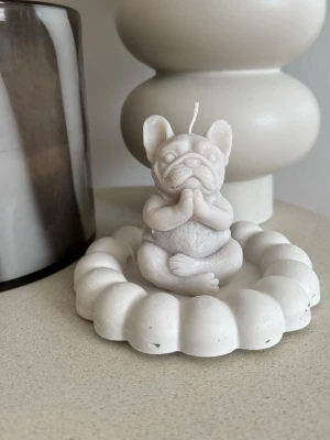 Handgjort ljus  - Handgjort ljus formad som en hund