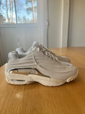 Nike Nocta Hot Step 2 - Köpta på plick. Var inte min stil så väljer att sälja dem. Pris kan diskuteras!