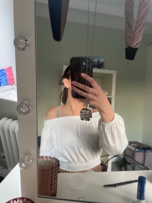 Superfin off shoulder perfekt till sommaren  - Superfin off shoulder perfekt till sommaren i storlek s