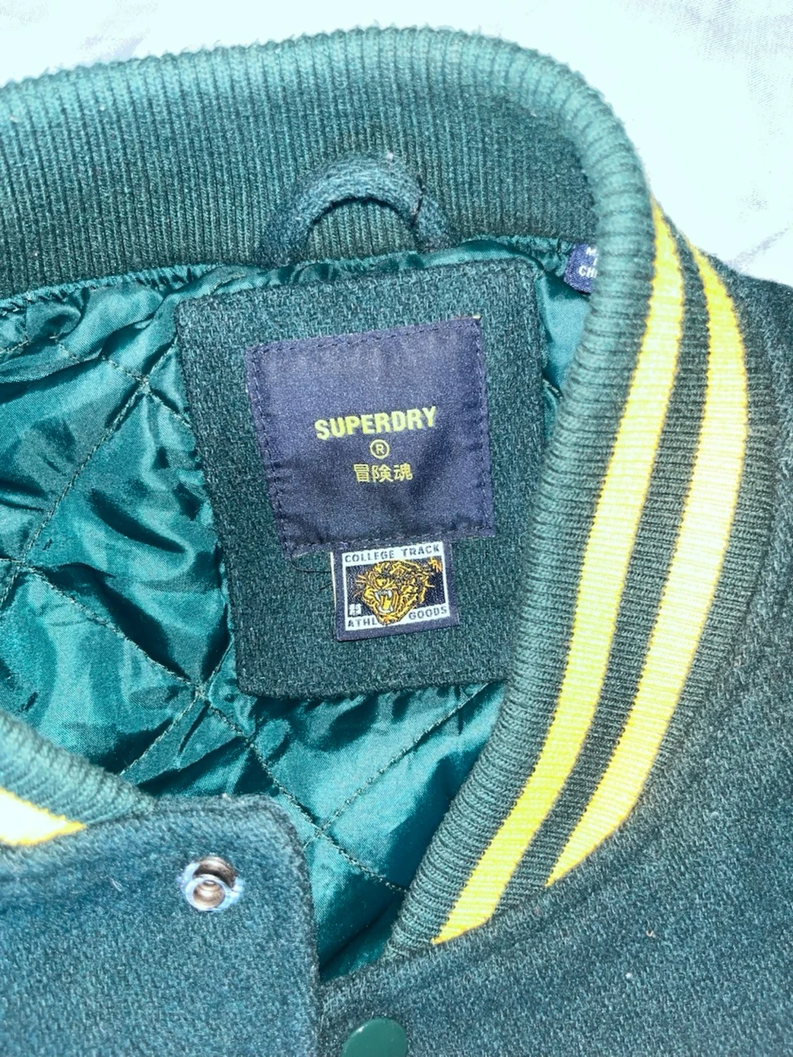 Grön bomberjacka från Superdry - 1