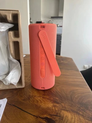 We. by Loewe bärbar högtalare orange - Original 2400SEK. 