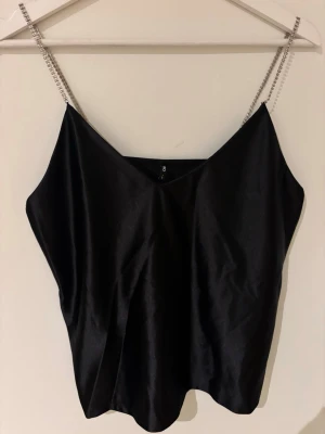 Chimrigt linne från ONLY - Storlek S, använd 1 gång!