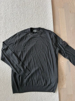 Stone Island tunn Ghost Sweatshirt - Strl L -  väldigt tunn ull slim fit modell, passar M 