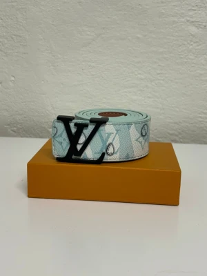 Lv Bälte  - Helt ny aldrig använd. Storlek 110cm. Snabb frakt. Endast bälte