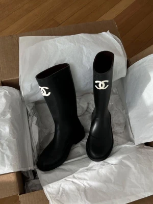 C regn stövlar  - Säljer snygga regnstövlar ! Passar till ALLT! Skriv för mer info eller bilder 