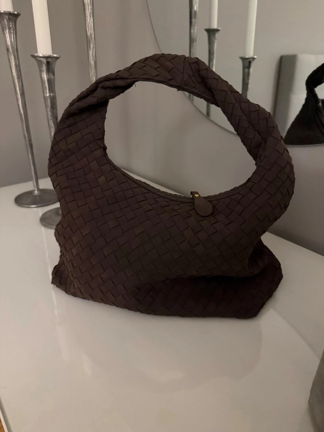 Brun flätad väska från Pitaya