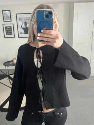 Svart kofta - Säljer en svart kofta från Gina i storlek XS! Använd ett få tal gånger. Kom gärna med prisförslag 
