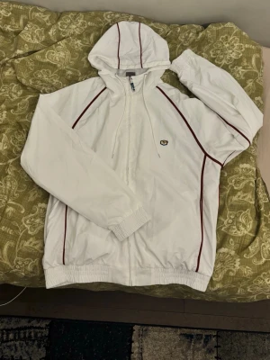 Nike TN vindjacka / hoodie - Vintage Nike tn vindhacka i storlek S. Passar oversize och har aldrig använts då den inte passade mig. 