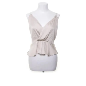 Topp - Enkel fin satin linne från Neo Noir