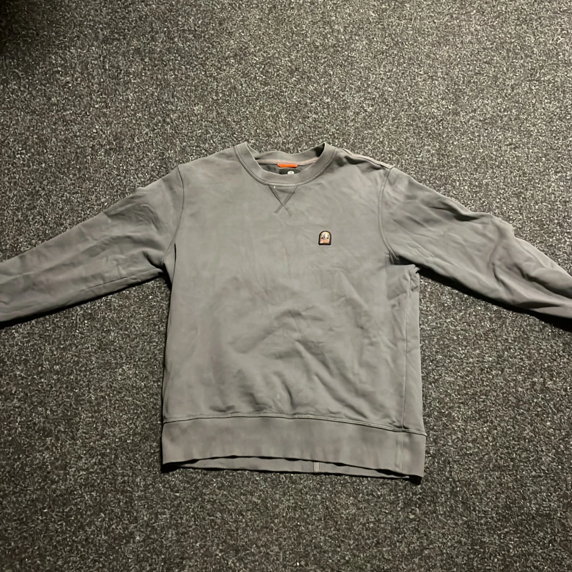 Grå sweatshirt från Parajumpers