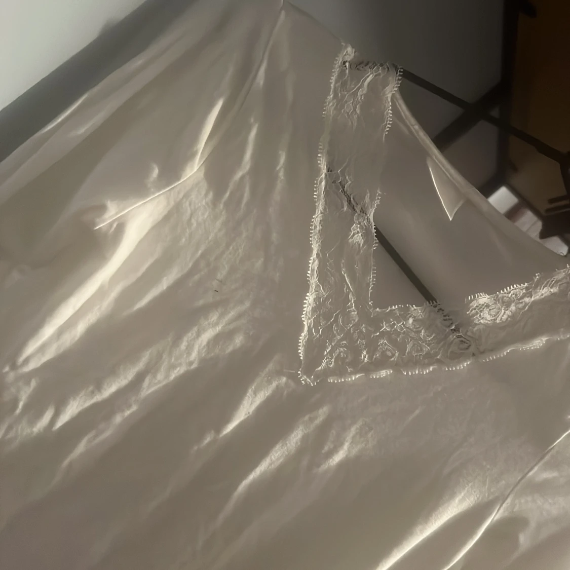 Vit långärmad topp från Gina Tricot - 1