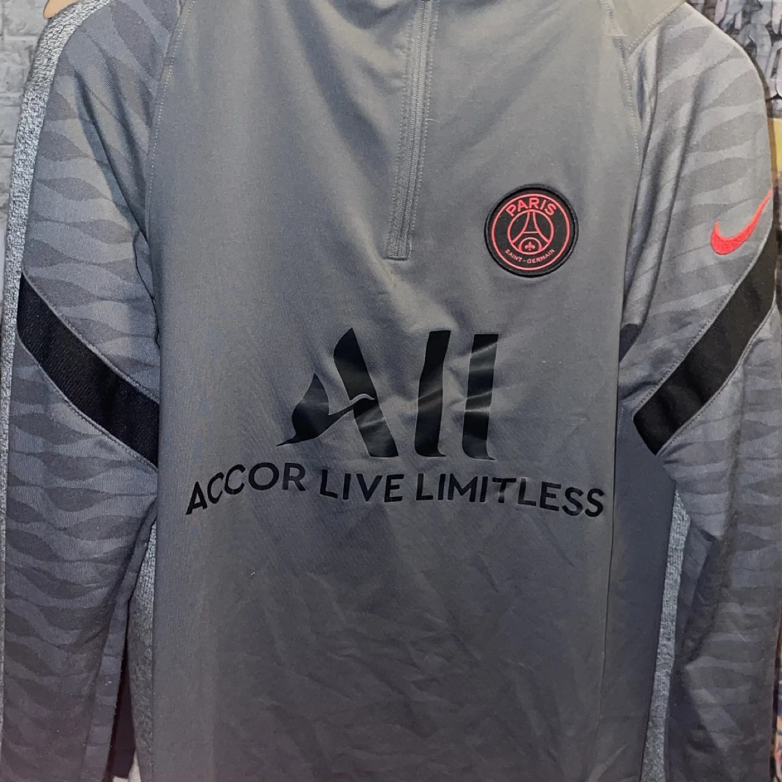 Grå träningströja