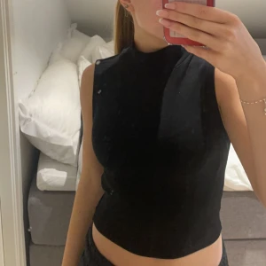 Top med polokrage - Fin topp från Zara. Materialet är lite tjockare