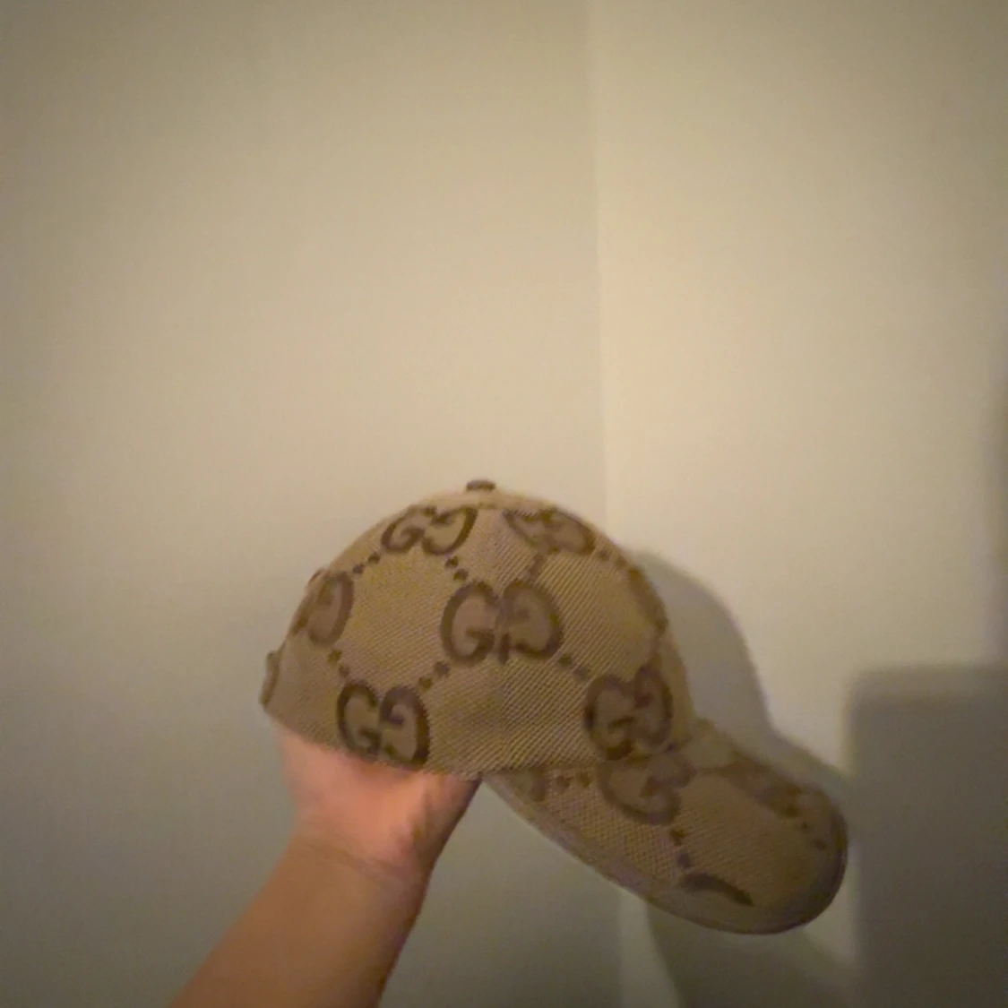 Beige keps med GG-mönster - 2