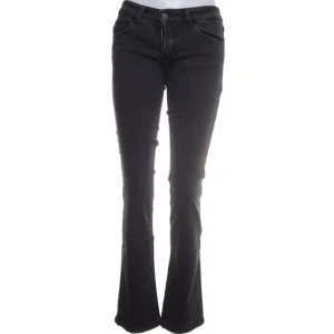 Lågmidjade svarta jeans - Dragkedjan är sönder!!