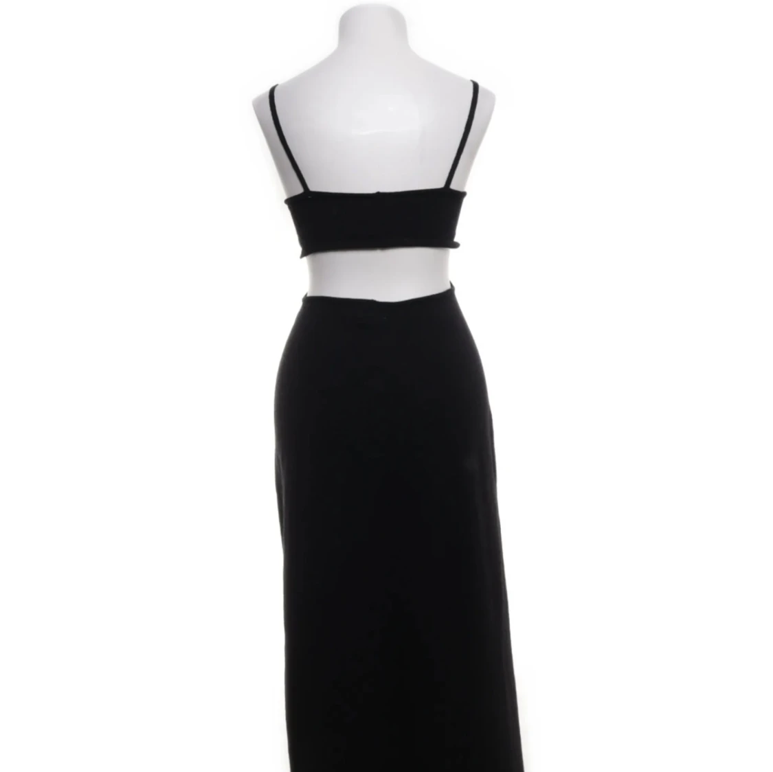 Svart långklänning från NA-KD - 1