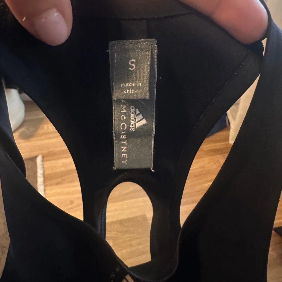 Svart linnetopp från Adidas Stella McCartney - 3