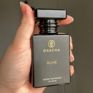 Oakcha Ruhe - Inspirerad av Santal 33! Osäker på mängd, därav priset.