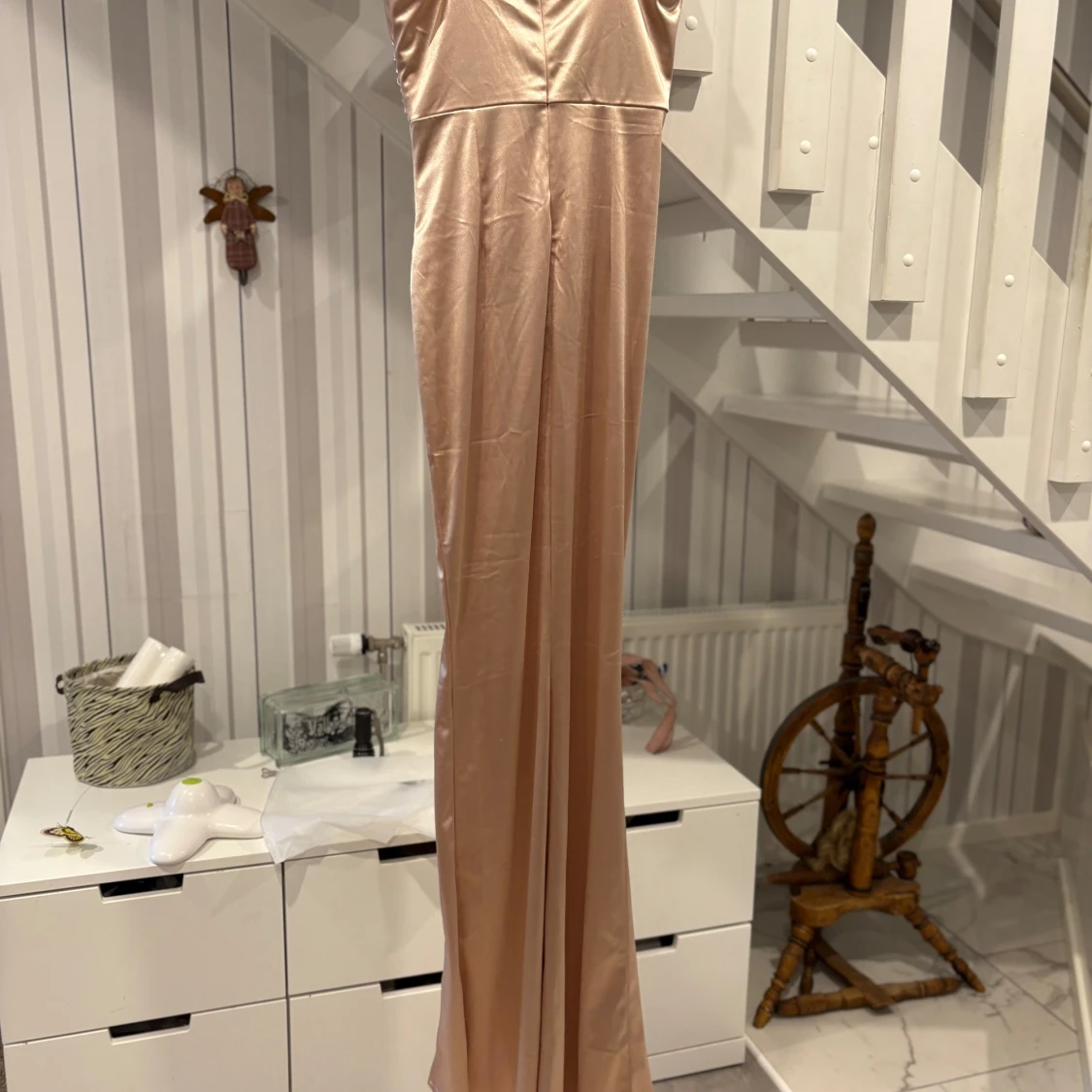 Champagnefärgad långklänning - 4