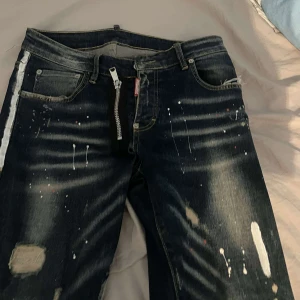Dsquared2 jeans - Dsq2 jeans. Passar inte mig längre så vill sälja de.