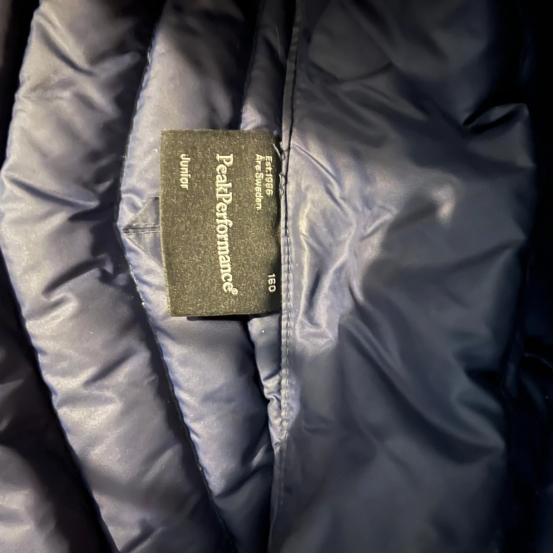 Svart dunjacka från Peak Performance - 1