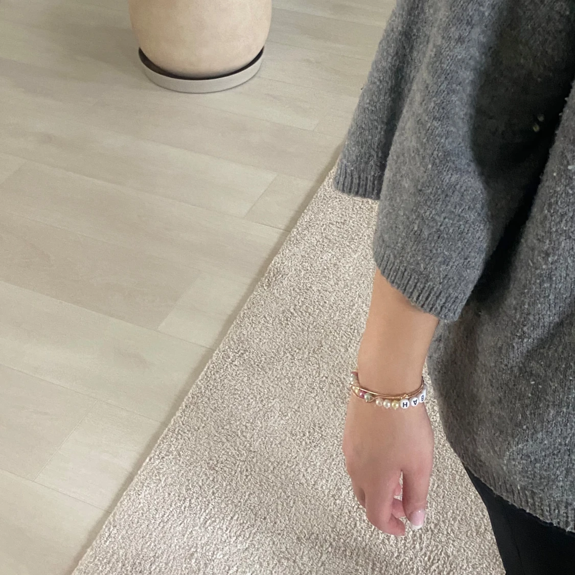 Grå stickad tröja - 2