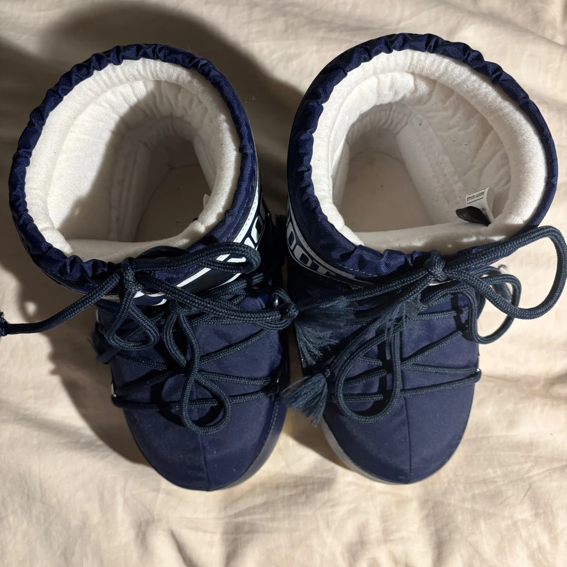 Mörkblå moon boots storlek 36/38 - 2