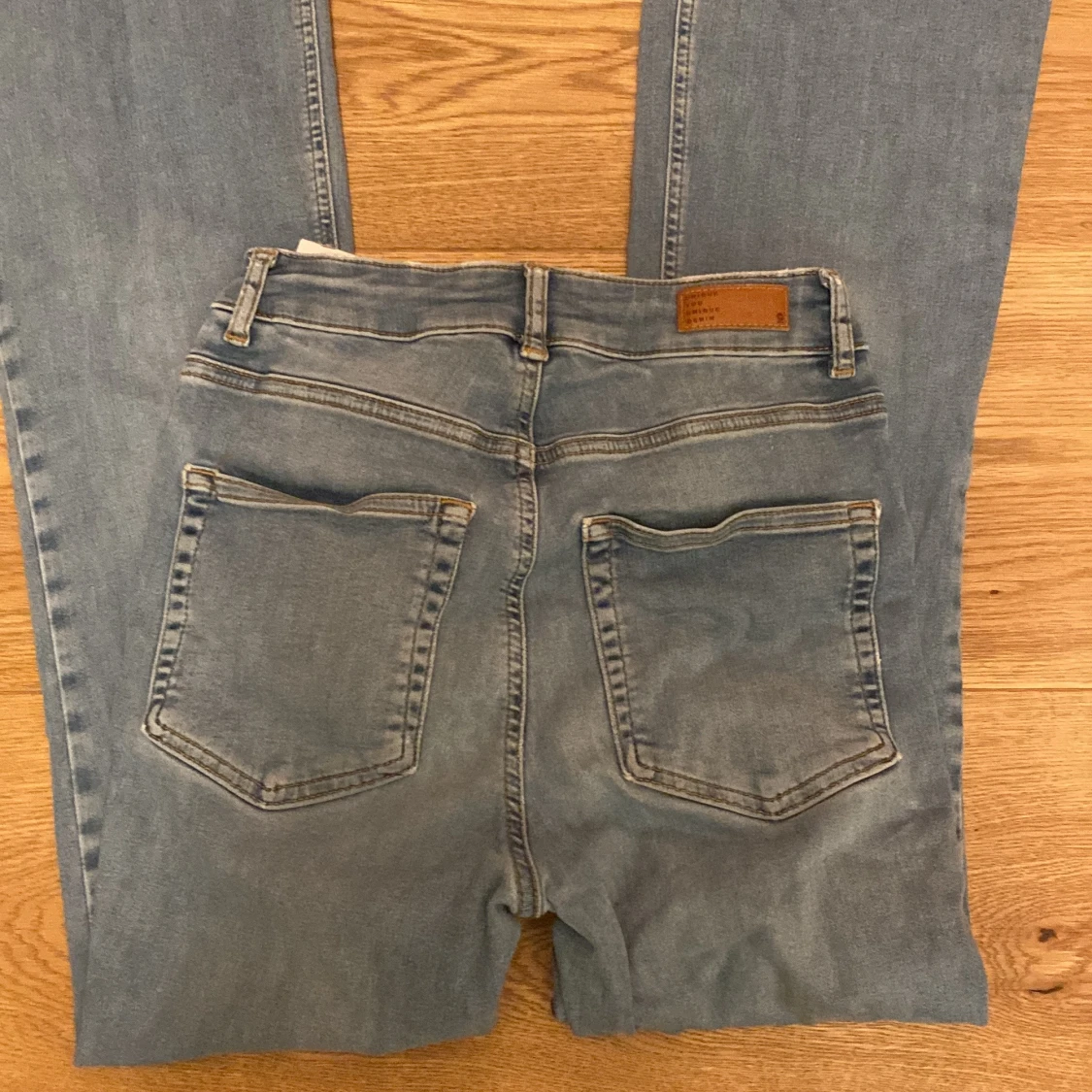 Blå bootcut jeans från Unique Denim - 1