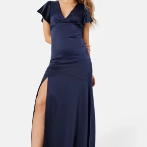 balklänning - Balklänning från zalando, nypris 999, använd en gång💕