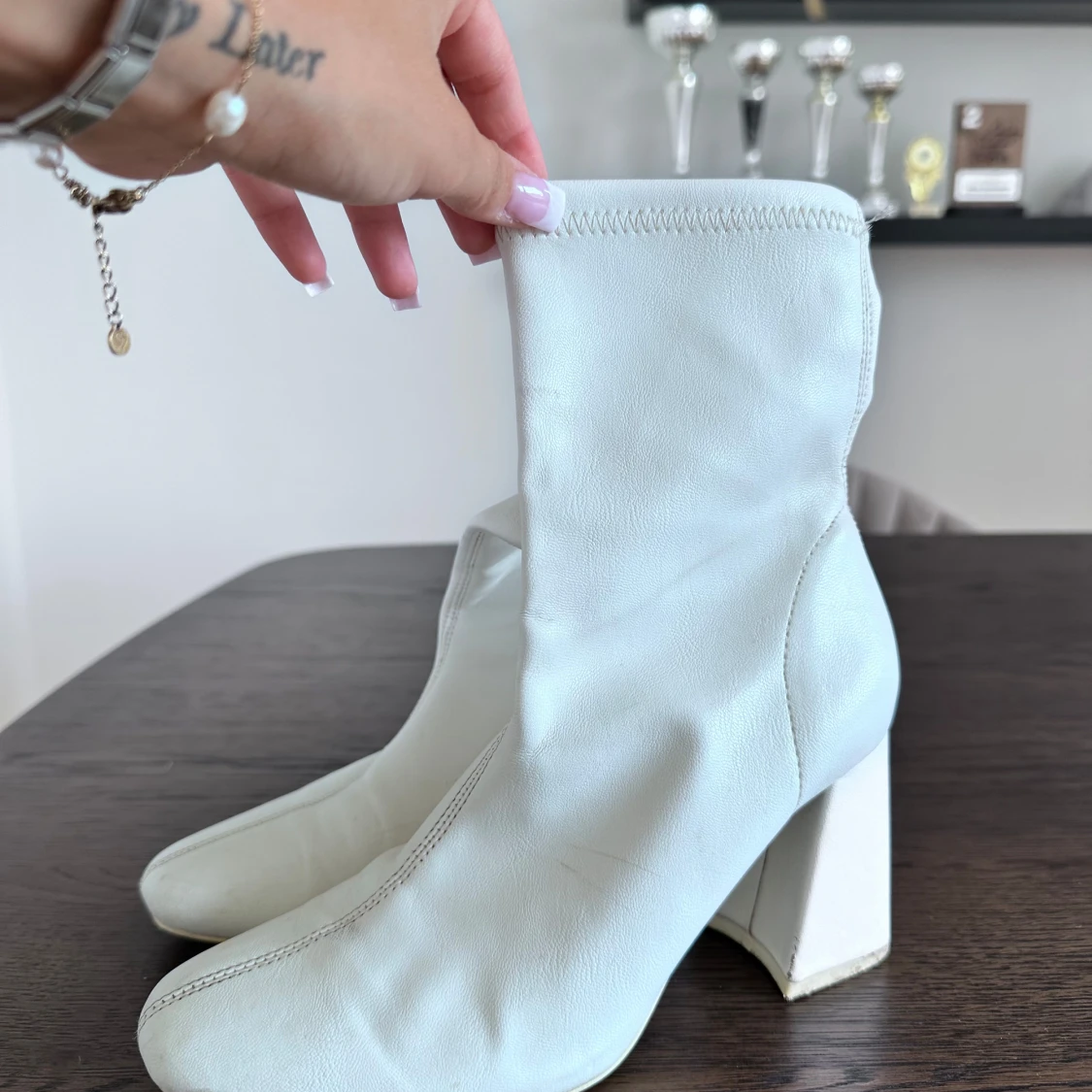 Vita stövletter med klack - 1