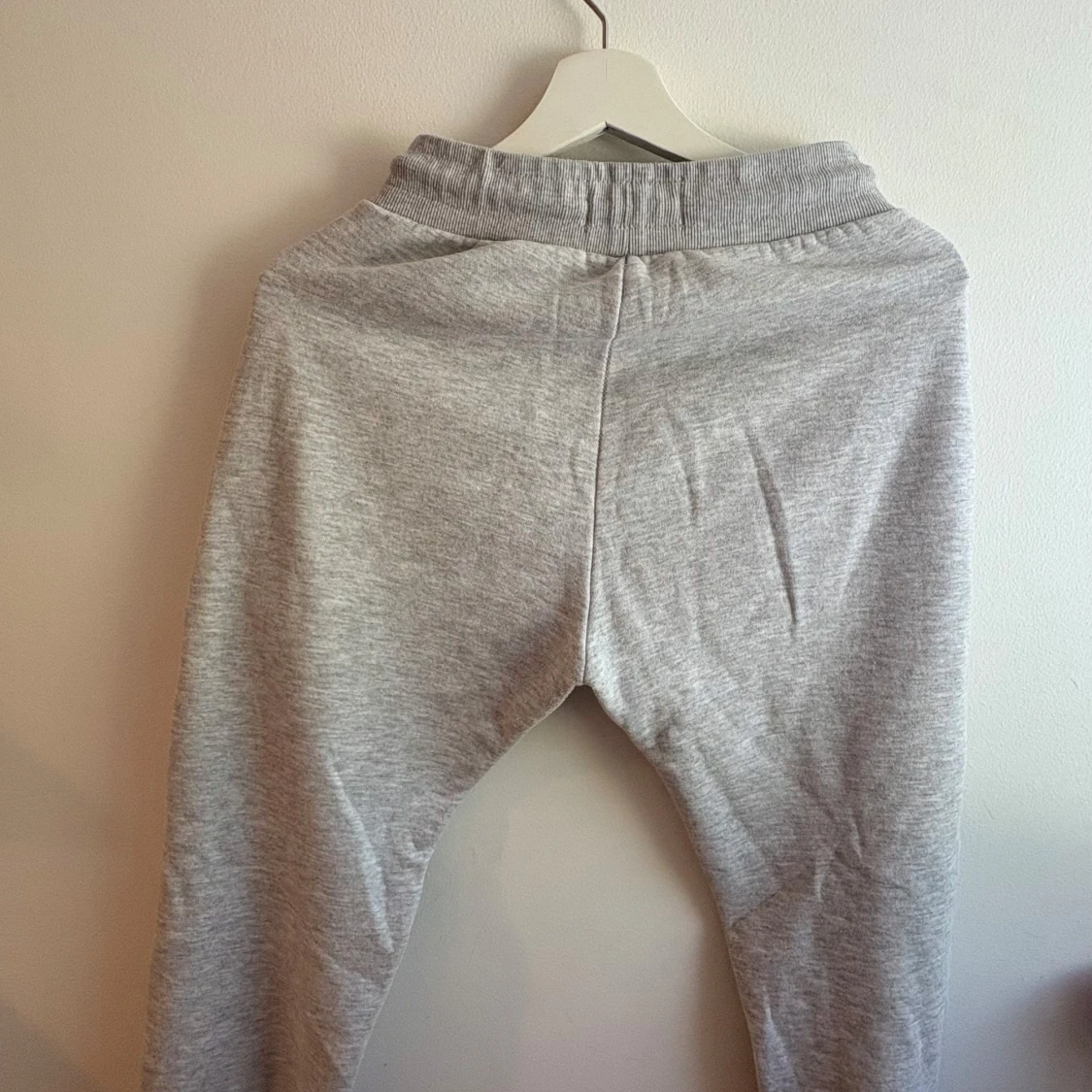 Grå mjukisbyxor från McKenzie - 1
