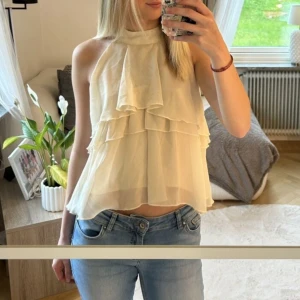 Volang topp - Superfin, oanvänd volang topp! Strl xs 